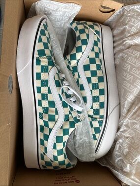 Vans men’s 10.5 Teal & Cream Old Skool Comfycush Sneakers